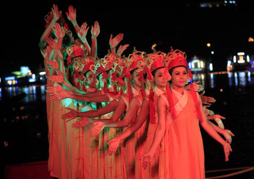 15,000 flower garlands and coloured lanterns for peace and stability